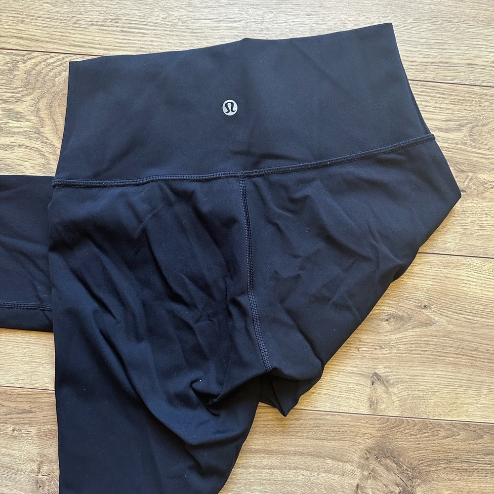 Lululemon leggings, size 6, good condition